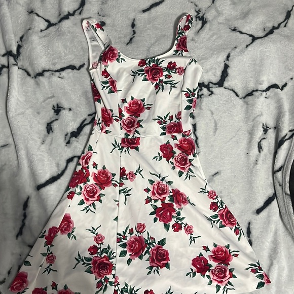 2 for $20 White floral summer dress (S) - Picture 1 of 3